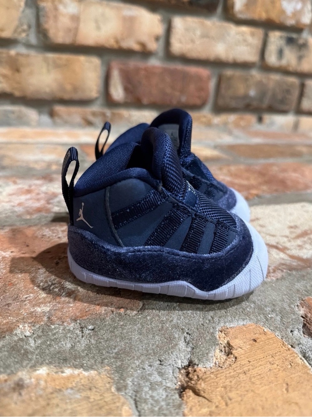 Air Jordan 11 Retro CB "Midnight Navy Velvet" crib booties sz 2C